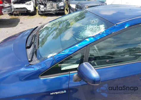 2010 Toyota Prius Iv from USA, damaged, VIN JTDKN3DUXA0122195